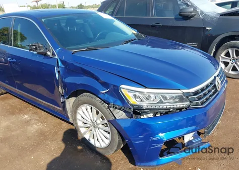 2016 Volkswagen Passat 1.8T Se z USA, uszkodzony, nr VIN 1VWBT7A32GC016272